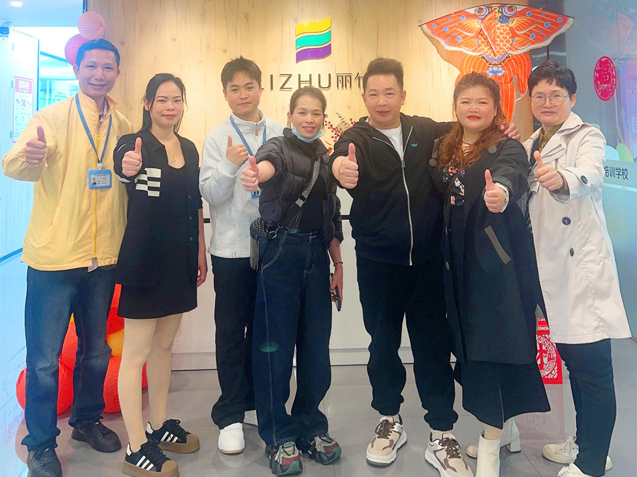 從左到右：李煥玲，盧素豐，方冬瑩，梁麗麗.jpg
